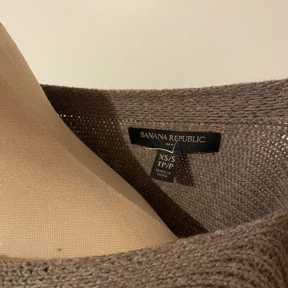 Banana Republic relaxed fit cotton/wool cape style sweater - Picture 3 of 3